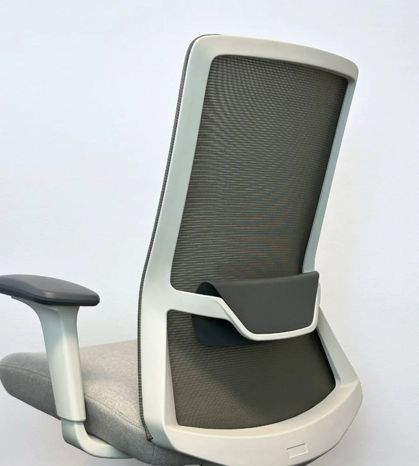 Silla de oficina ergonómica Polestar blanca