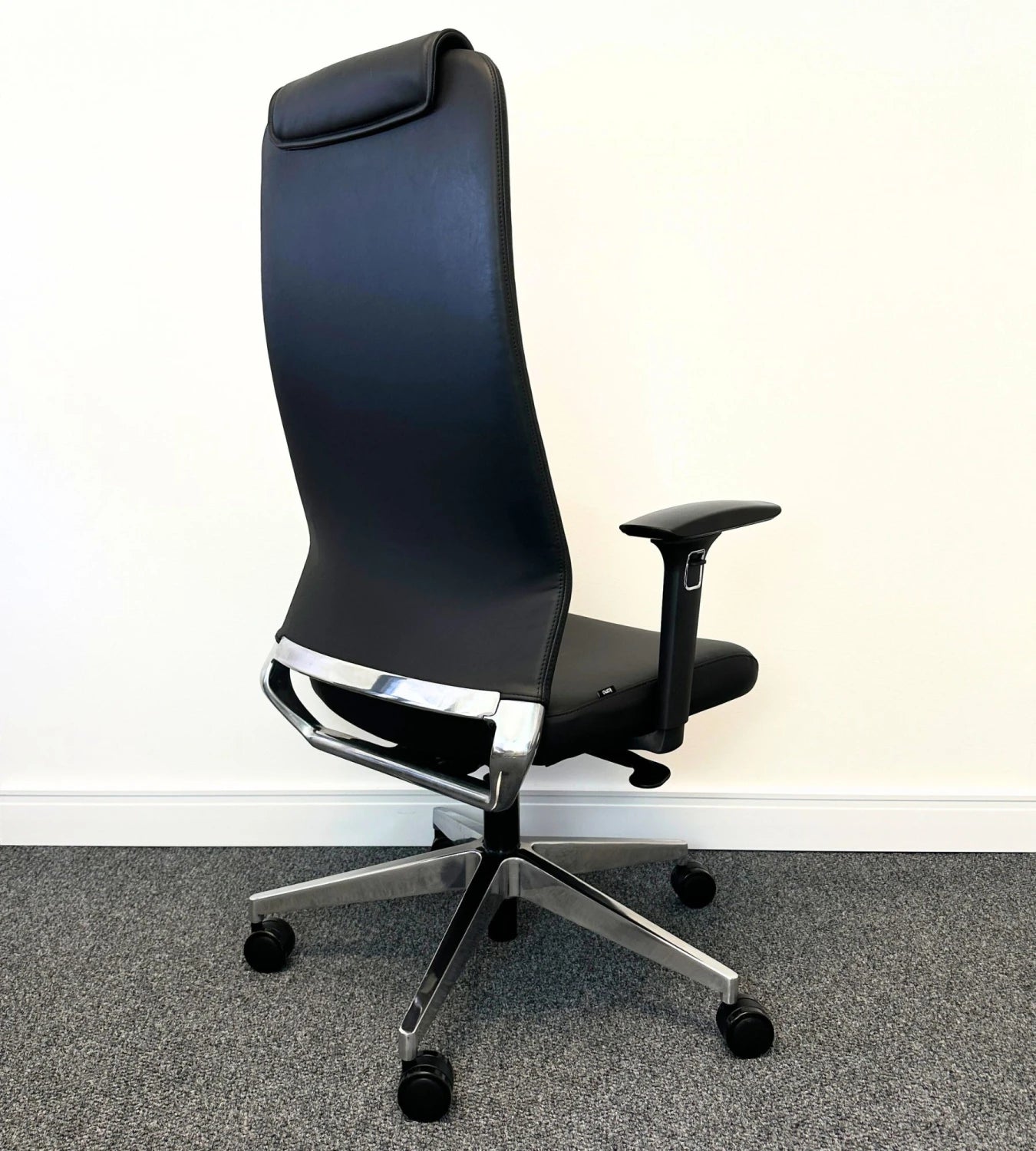 Silla Ejecutiva Deno Eco Cuero Negro