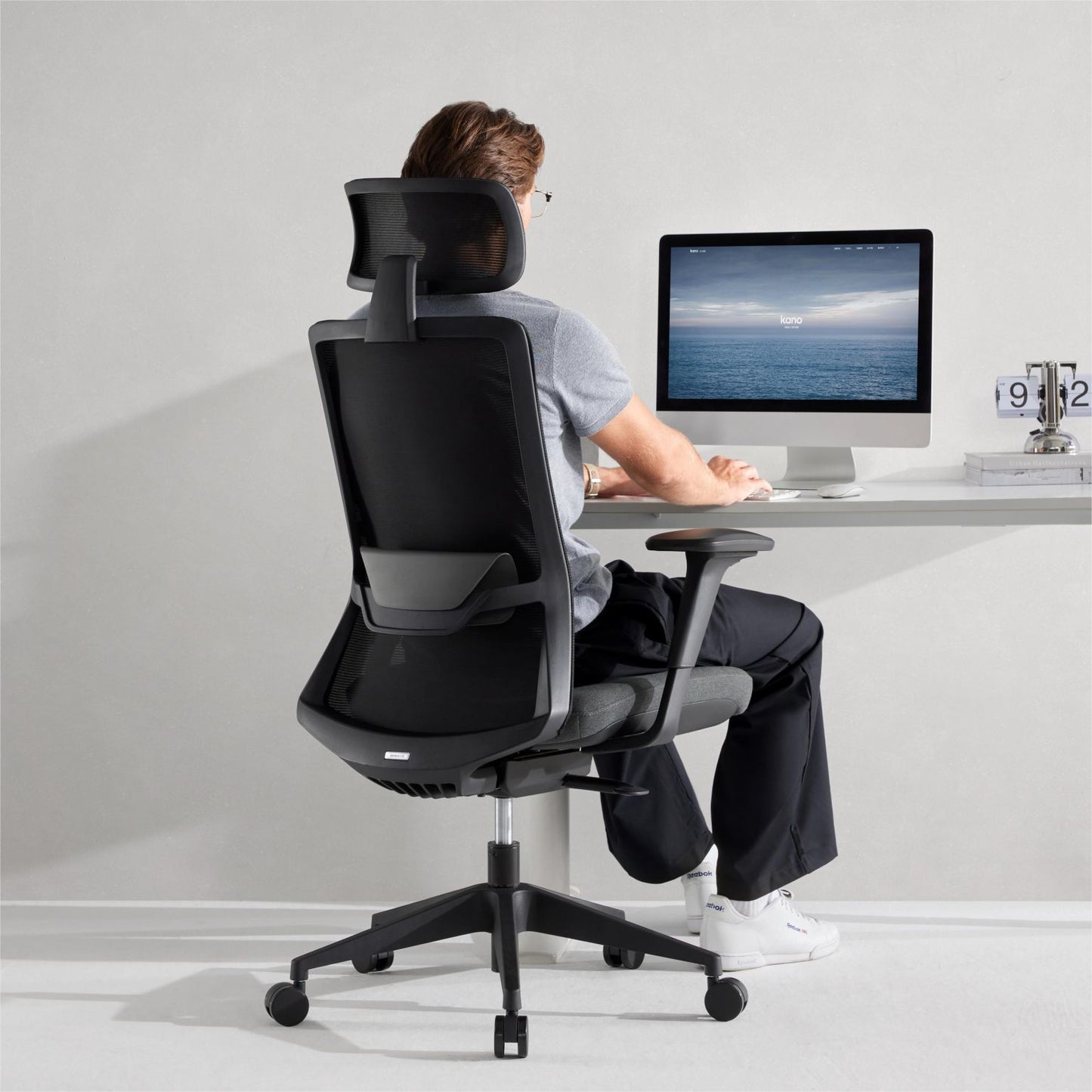 Silla de oficina ergonómica Polestar negra