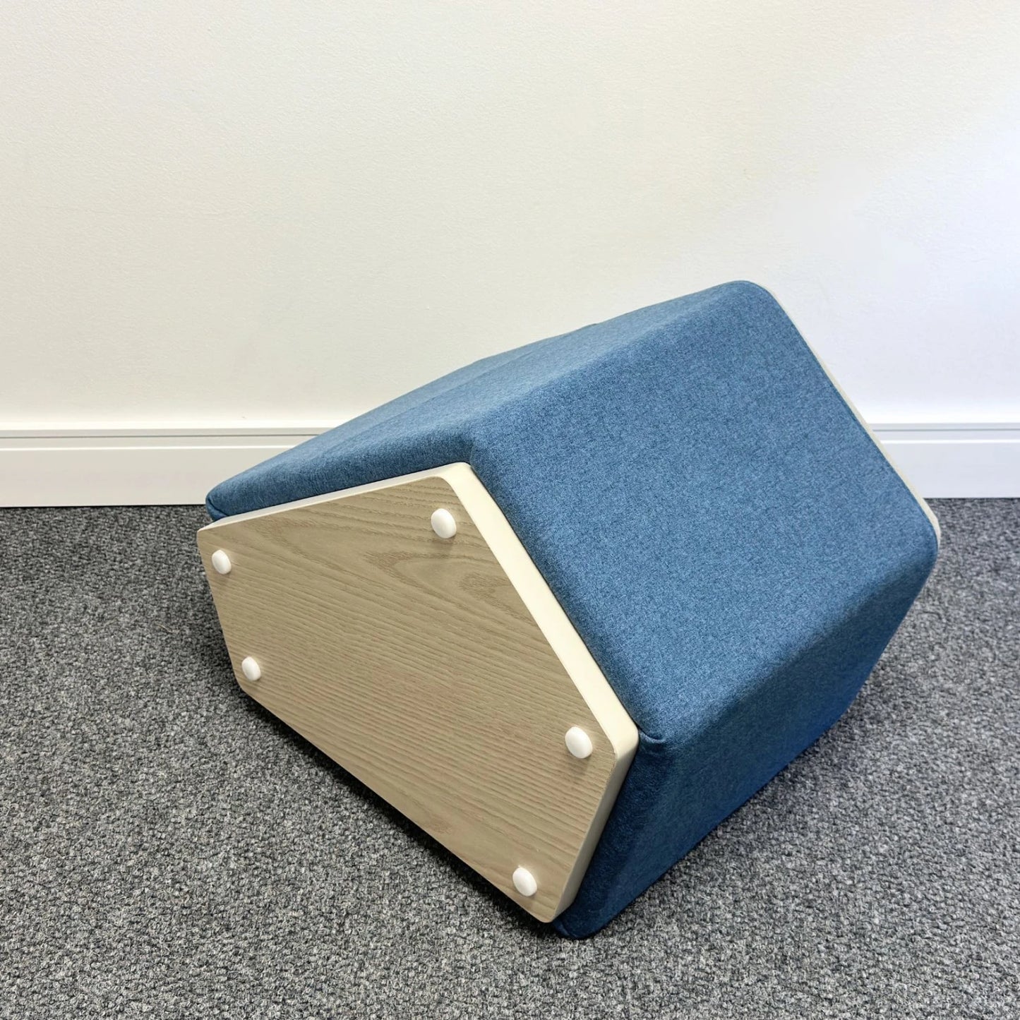 Pouf Linuo Tapizado Bicolor Azul y Gris Claro